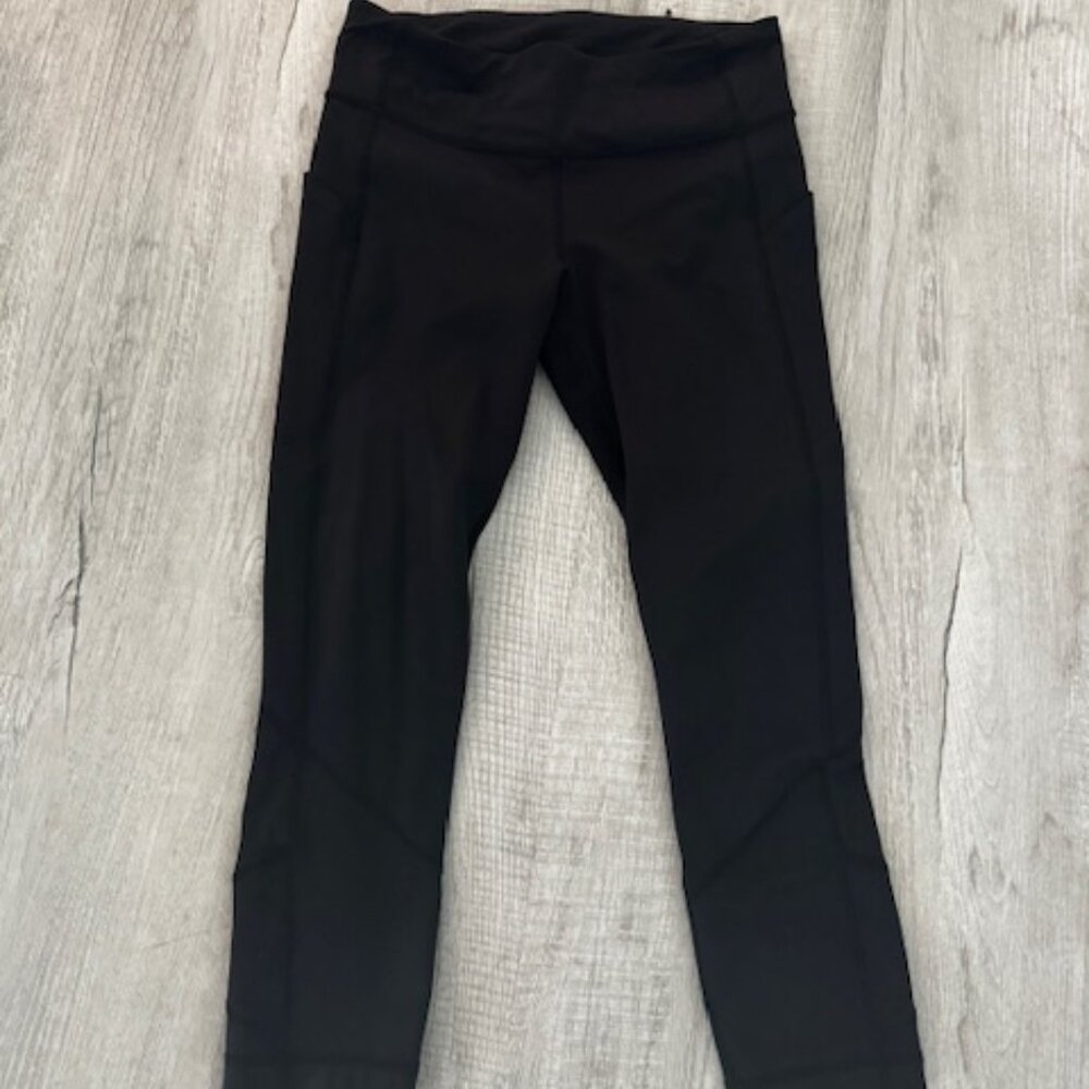 Lululemon Cropped Leggings - Size 6